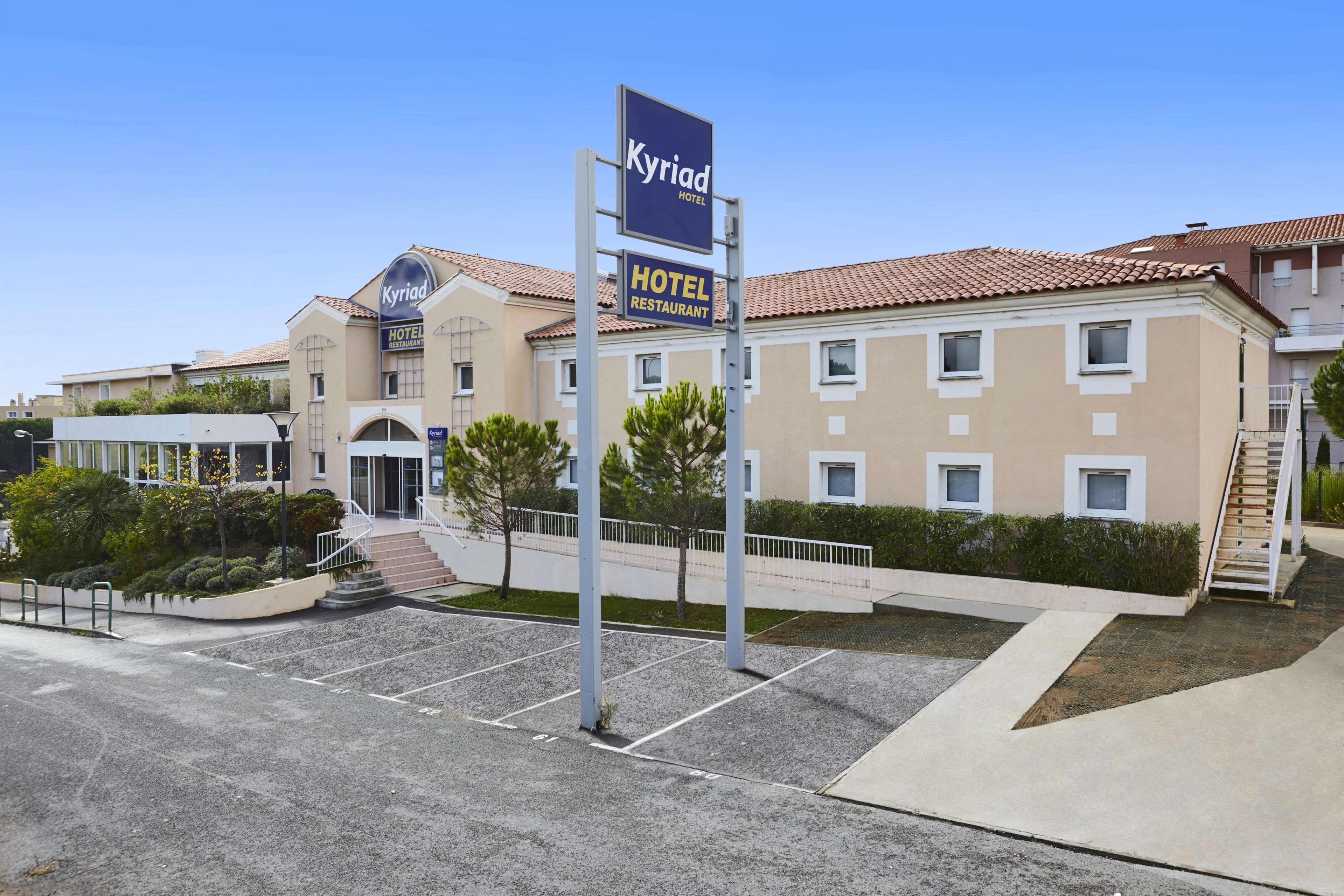 Kyriad Frejus - Centre Exterior foto
