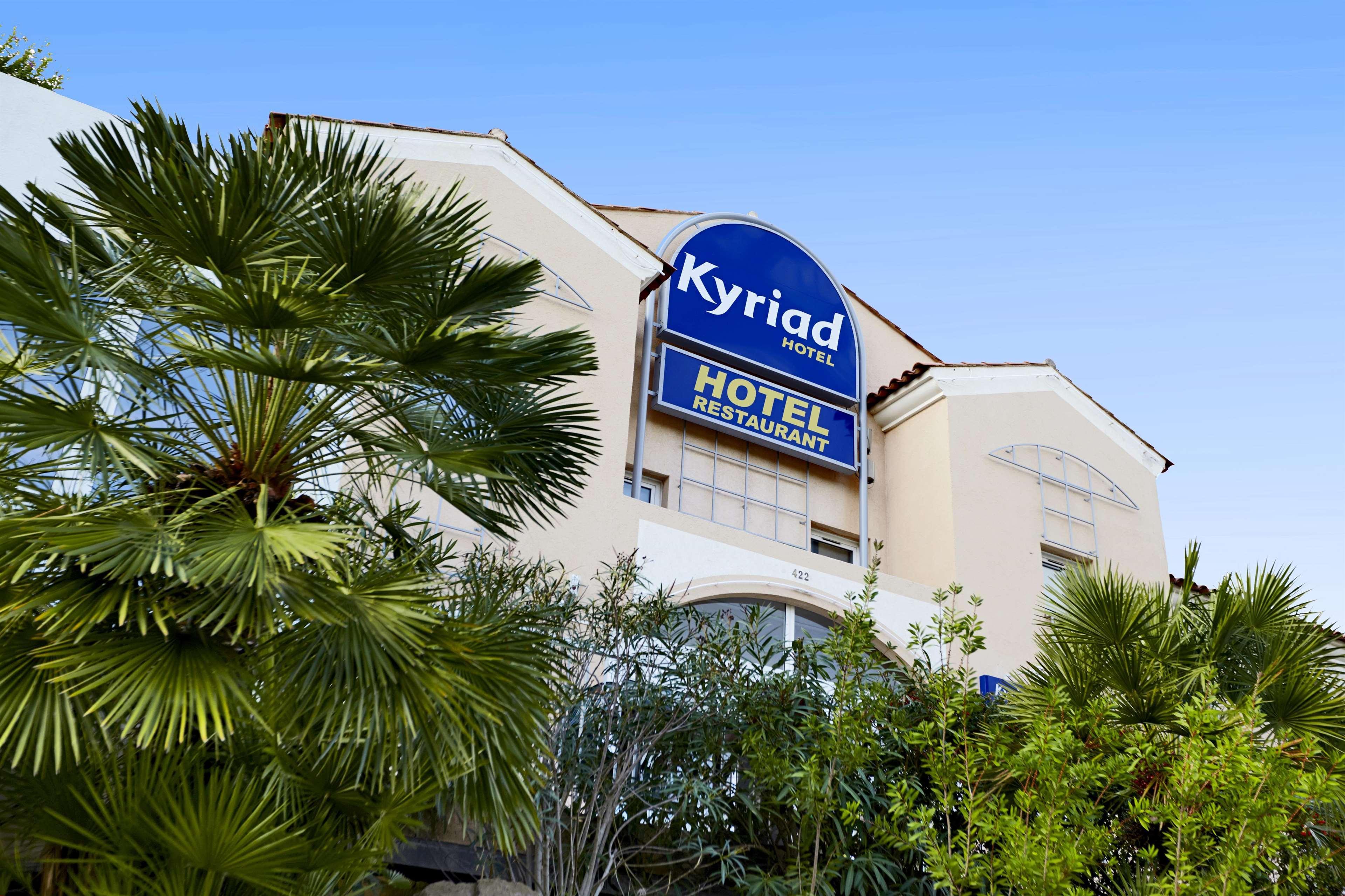 Kyriad Frejus - Centre Exterior foto