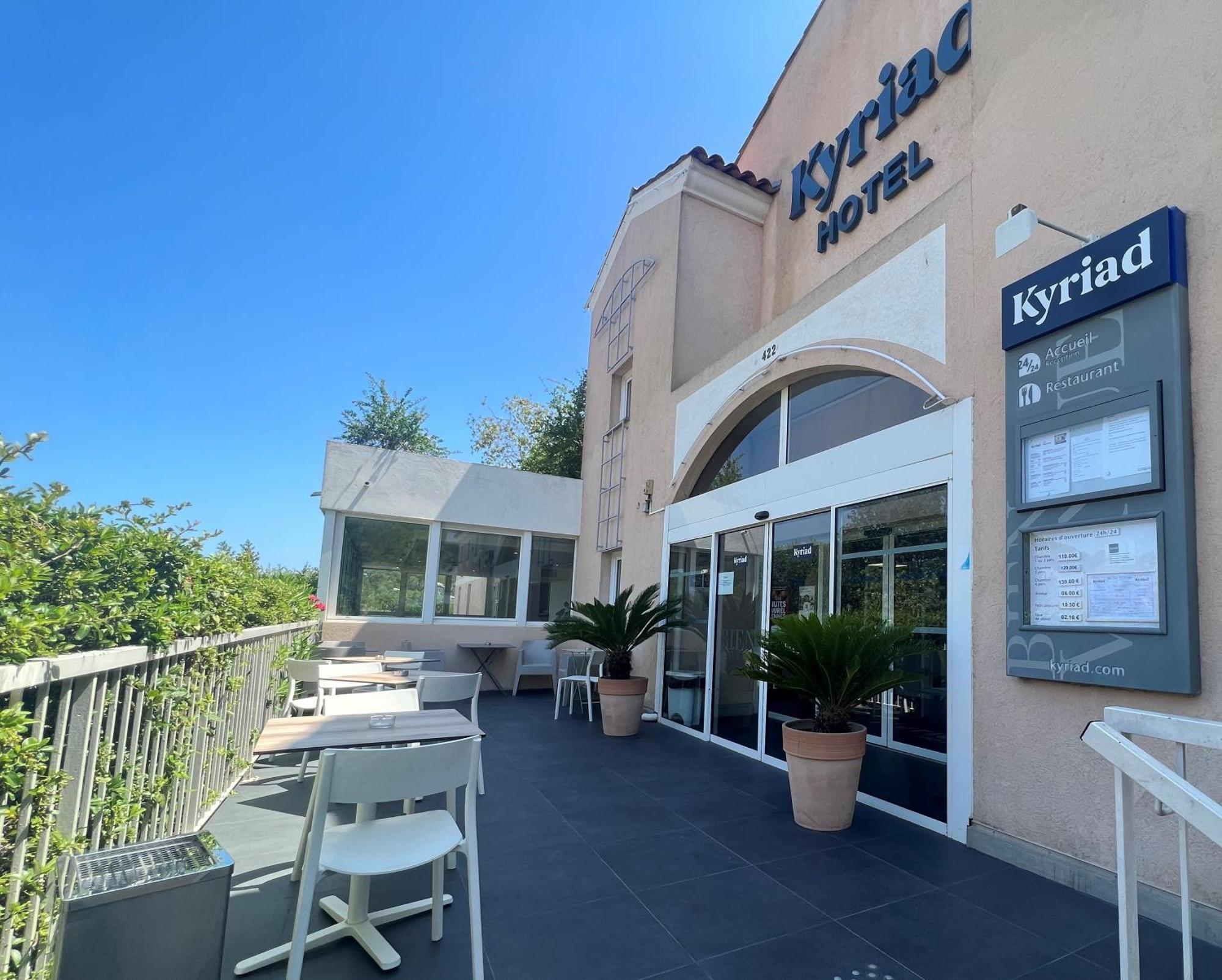 Kyriad Frejus - Centre Exterior foto