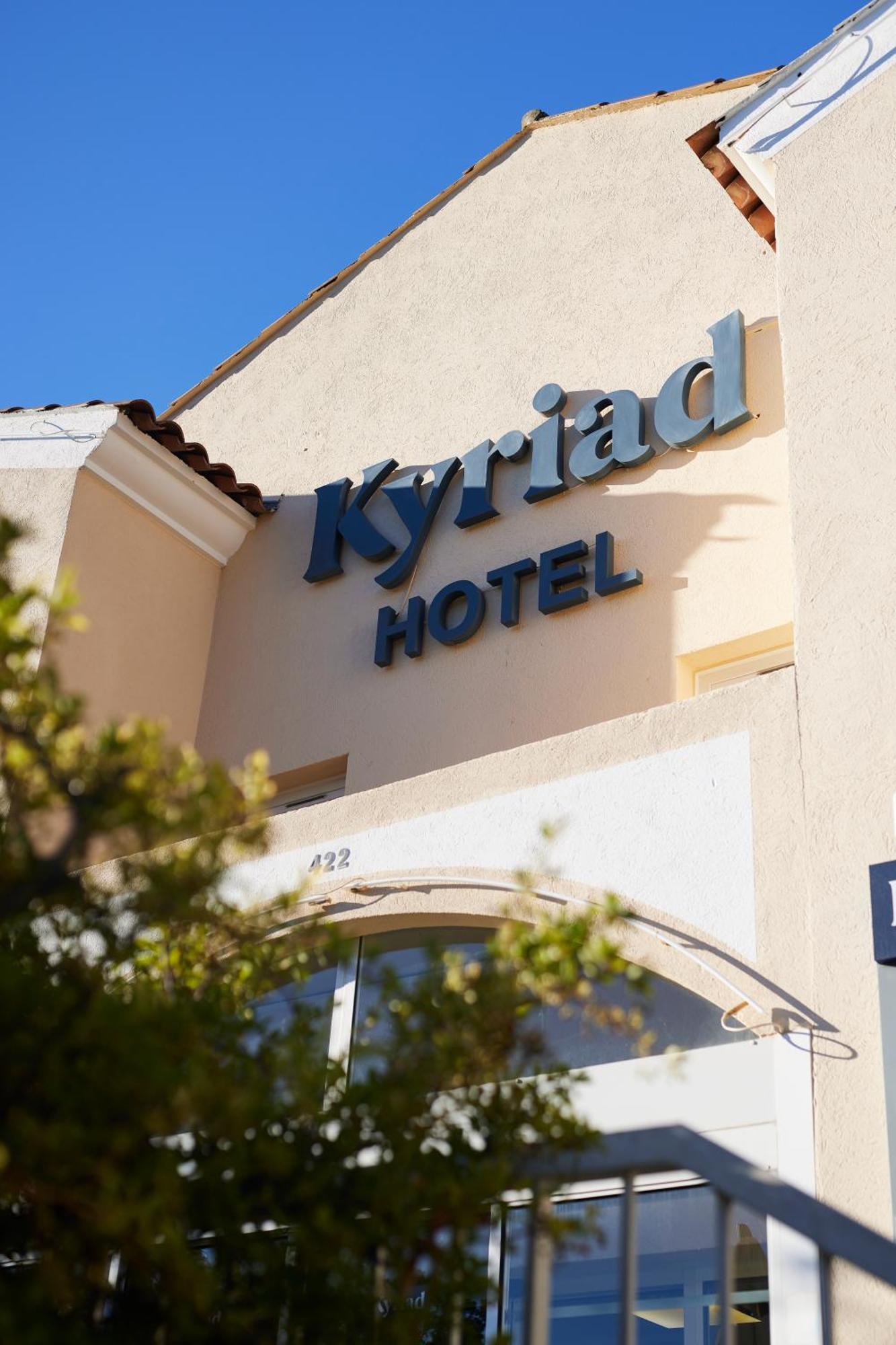 Kyriad Frejus - Centre Exterior foto
